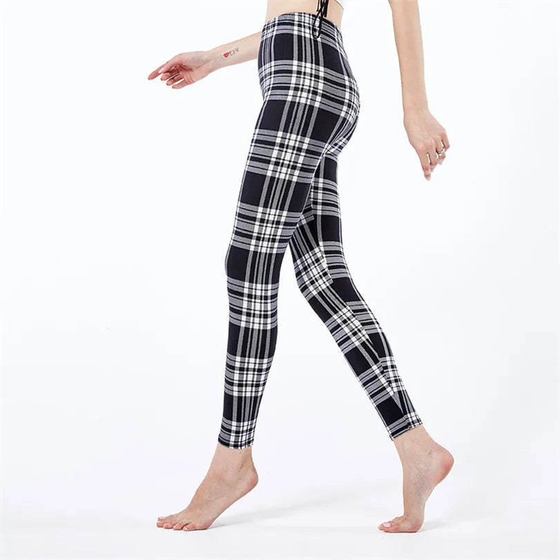 Black and White Vertical Striped Printed Leggings